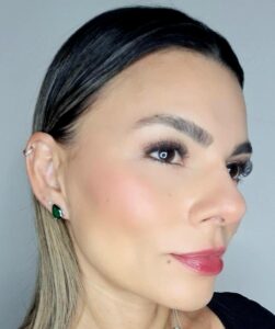 Brinco Gota zircônia Verde esmeralda cravejado 12mm B. ródio