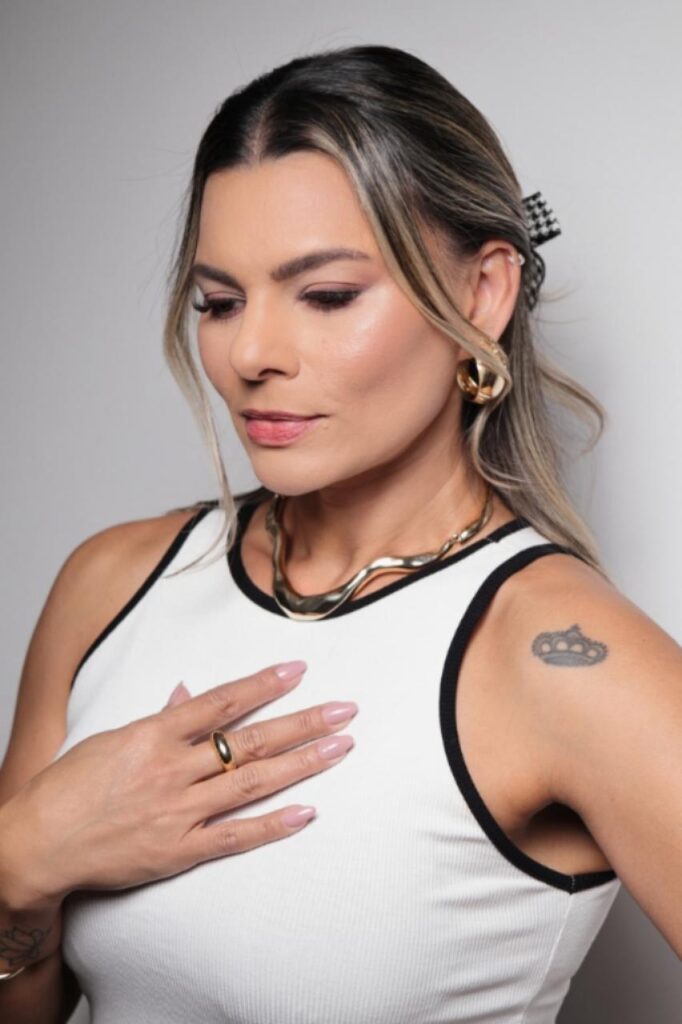 Colar Chocker Orgânico 40/50cm Banho de Ouro 18k