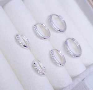 Brinco Argola click G 1 fileiras zirconia Prata 925