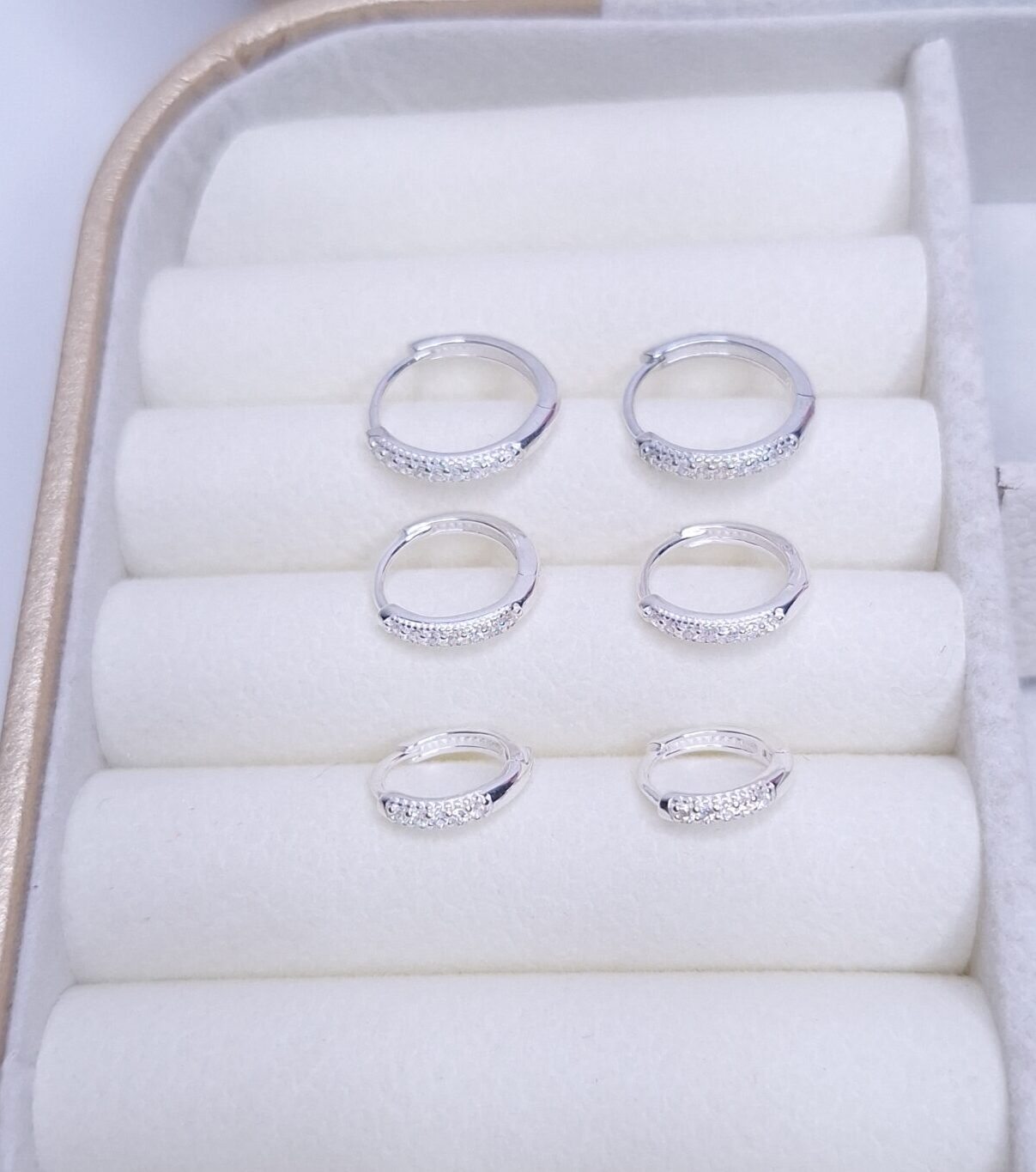 Brinco Argola click P 1 fileiras zirconia Prata 925