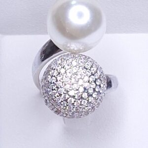 Anel regulável pérola 13mm e esfera 14mm zircônias cravejadas Banho de Ródio