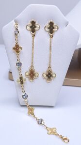 Pulseira trevos e pontos de luz zirconias 15 + 6cm Banho de Ouro 18k