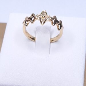 Anel Flor cravejada zircônia Insp. Alta joalheria Louis VT Banho de Ouro 18k