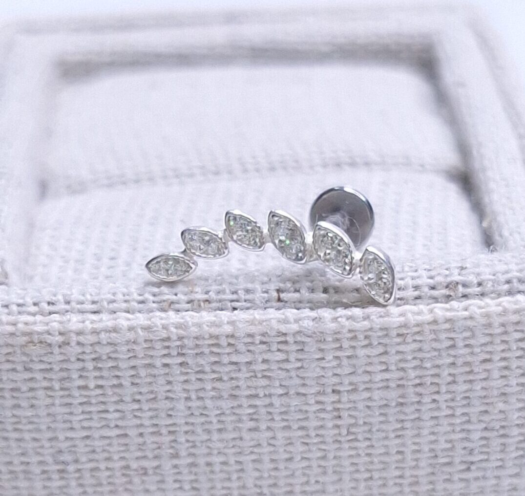 Piercing Folha cravejado haste 6mm Helix Prata 925