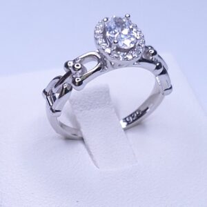 Anel Solitario cravejado elos insp. alta joalheria Prata 925