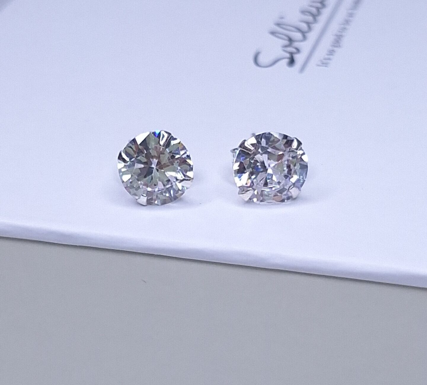 Brinco Ponto de luz Zirconia 8mm Prata 925