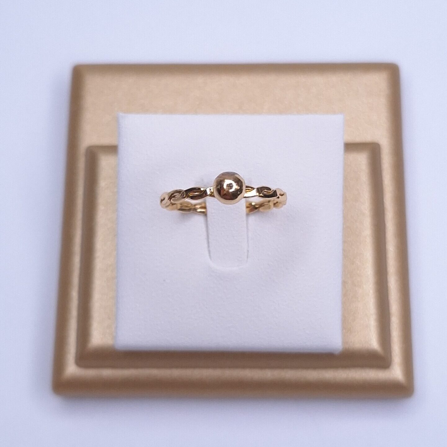 Anel solitário esfera com aro trançado B. Ouro 18k