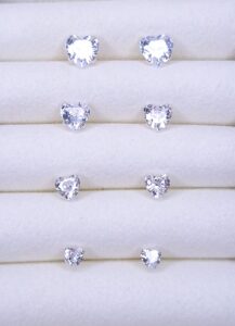 Brinco Solitário Coração Ponto de Luz 3mm Prata 925