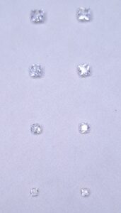 Brinco Solitário Carré Ponto de Luz 3mm Prata 925