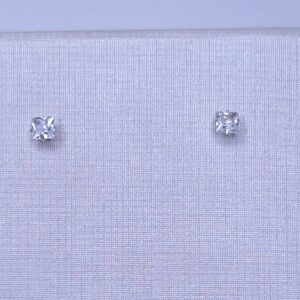 Brinco Solitário Carré Ponto de Luz 3mm Prata 925